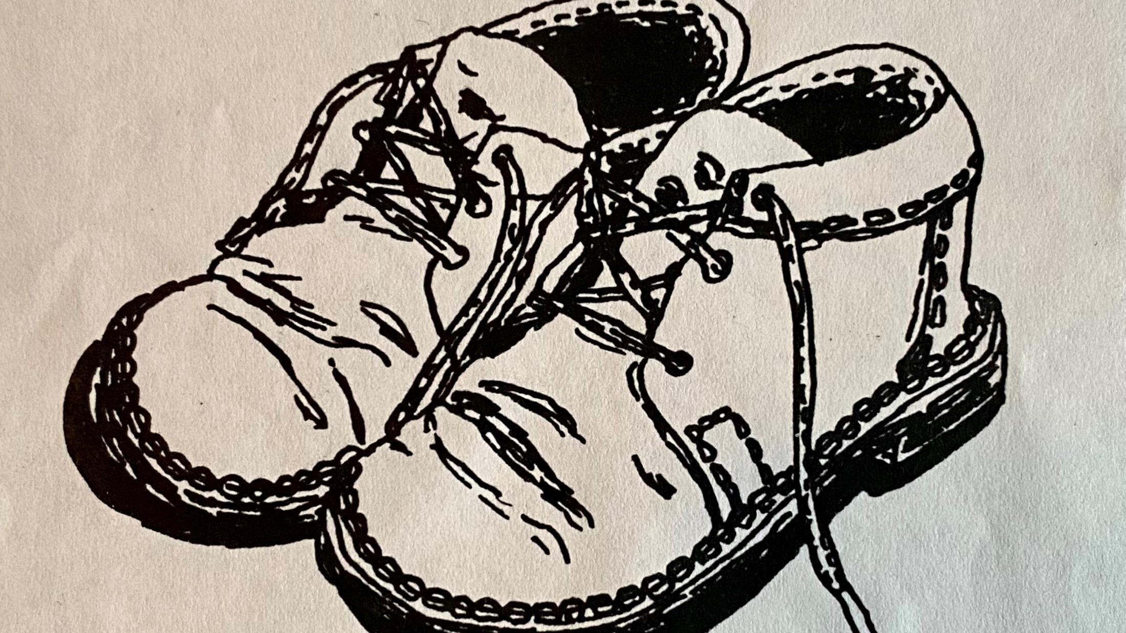 Abgenutzte Kinderschuhe liegen nebeneinander auf dem Boden. Die Schuhe sind als schwarz-weiße Zeichnung dargestellt.