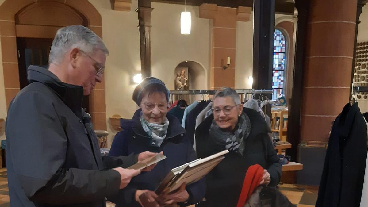 Generalvikar Dr. Ulrich Graf von Plettenberg zu Besuch in der Verschenkekirche