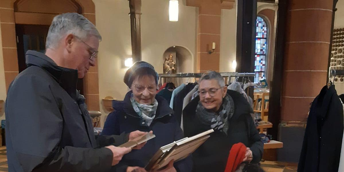 Generalvikar Dr. Ulrich Graf von Plettenberg zu Besuch in der Verschenkekirche