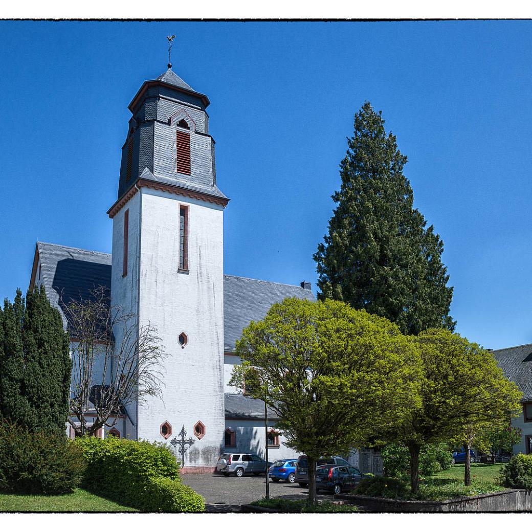 Gusenburg_Kirche_b9c17180d4