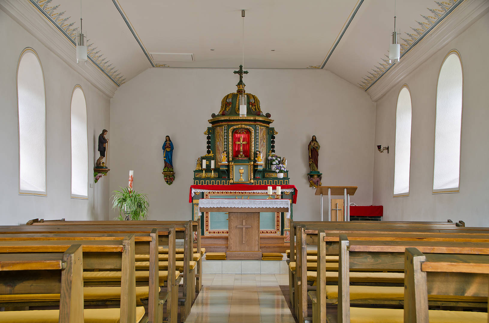 Innenraum Kirche Hinzert